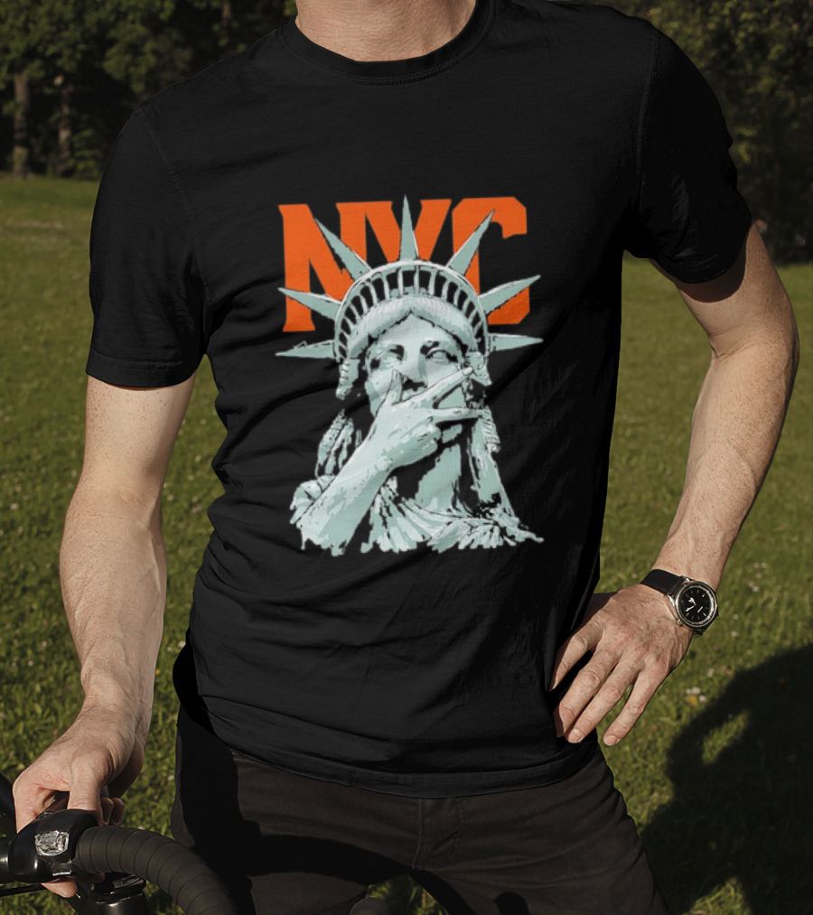NYC Statue Of Liberty Peace Gesture Iconic Liberty T-Shirt