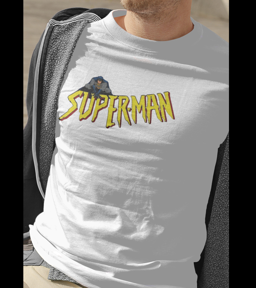 Batman Crouching On Superman Lettering DC Comics T-Shirt