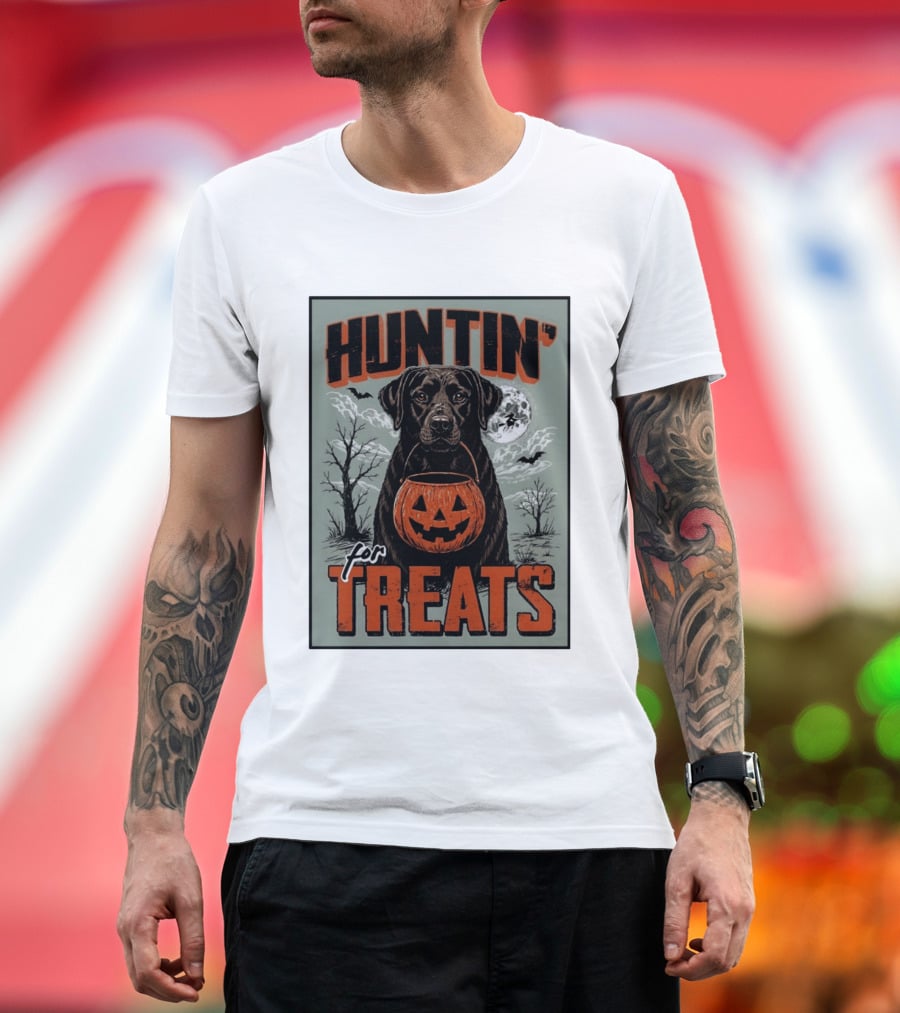 Black Labrador Huntin' For Treats Halloween Dog Moon And Jack O' Lantern T-Shirt