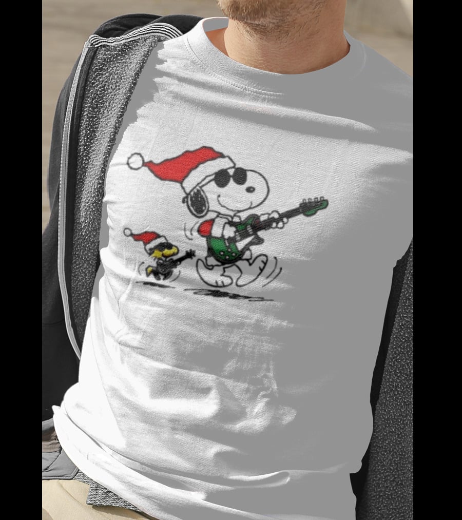 Snoopy Christmas Rocking Guitar Santa Hat Woodstock Peanuts T-Shirt