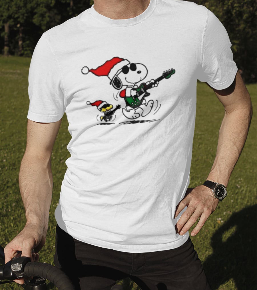 Snoopy Christmas Rocking Guitar Santa Hat Woodstock Peanuts T-Shirt