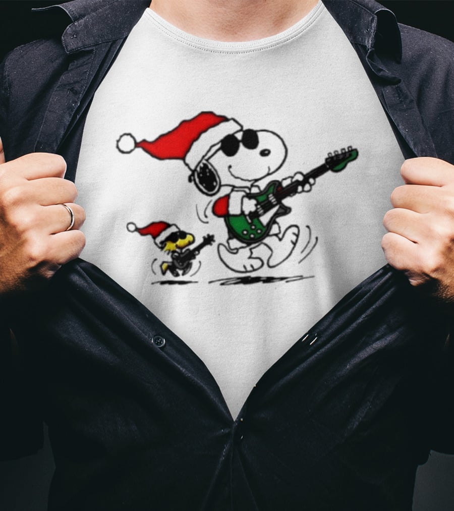 Snoopy Christmas Rocking Guitar Santa Hat Woodstock Peanuts T-Shirt