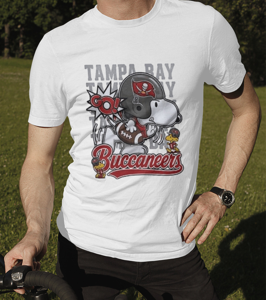Tampa Bay Buccaneers Go Snoopy Football Peanuts Huddle T-Shirt