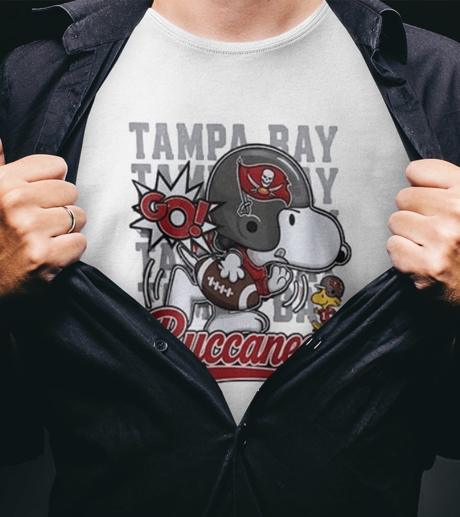 Tampa Bay Buccaneers Go Snoopy Football Peanuts Huddle T-Shirt