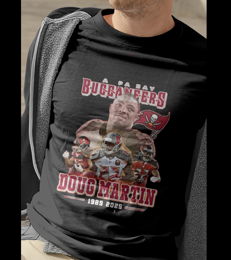 Tampa Bay Buccaneers Doug Martin 1989 2025 Thank You For The Memories Long Sleeve T-Shirt