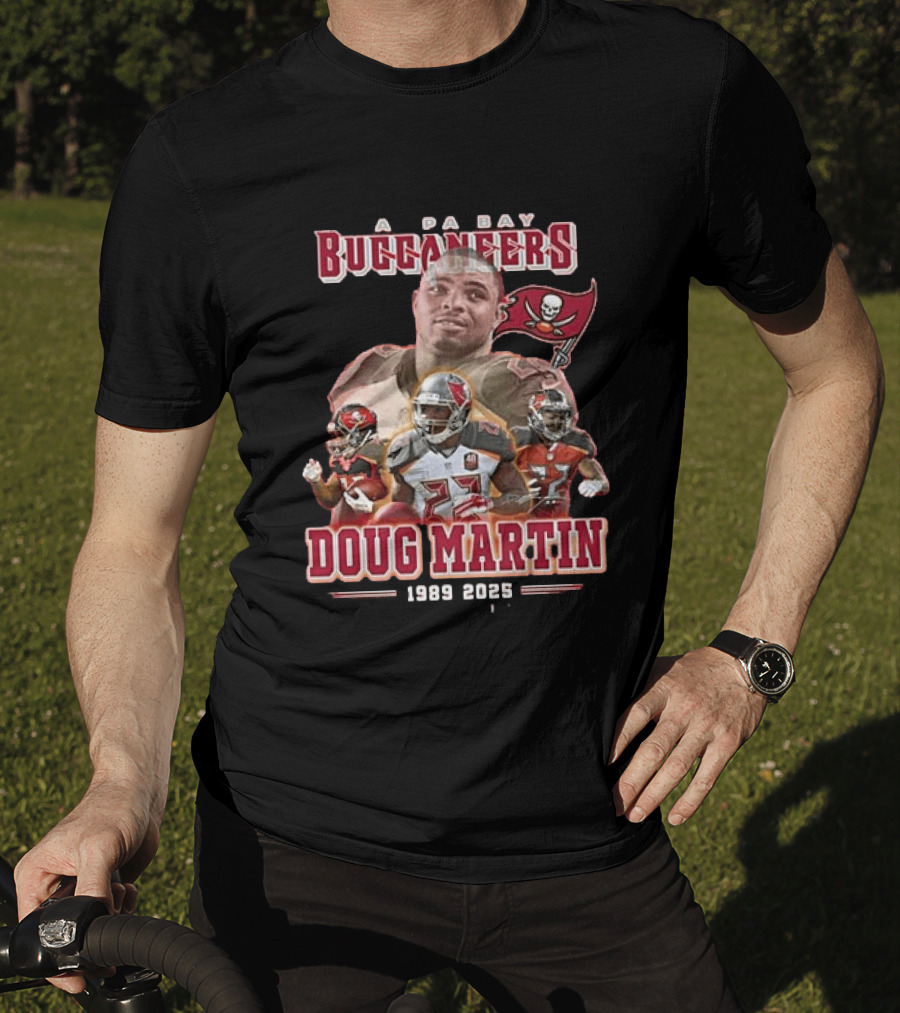 Tampa Bay Buccaneers Doug Martin 1989 2025 Thank You For The Memories Long Sleeve T-Shirt
