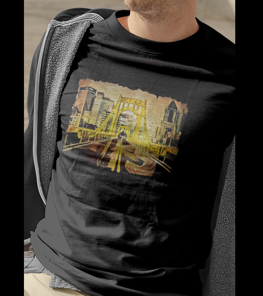 Pittsburgh Skyline 1992 Roberto Clemente Bridge Piano Player T-Shirt