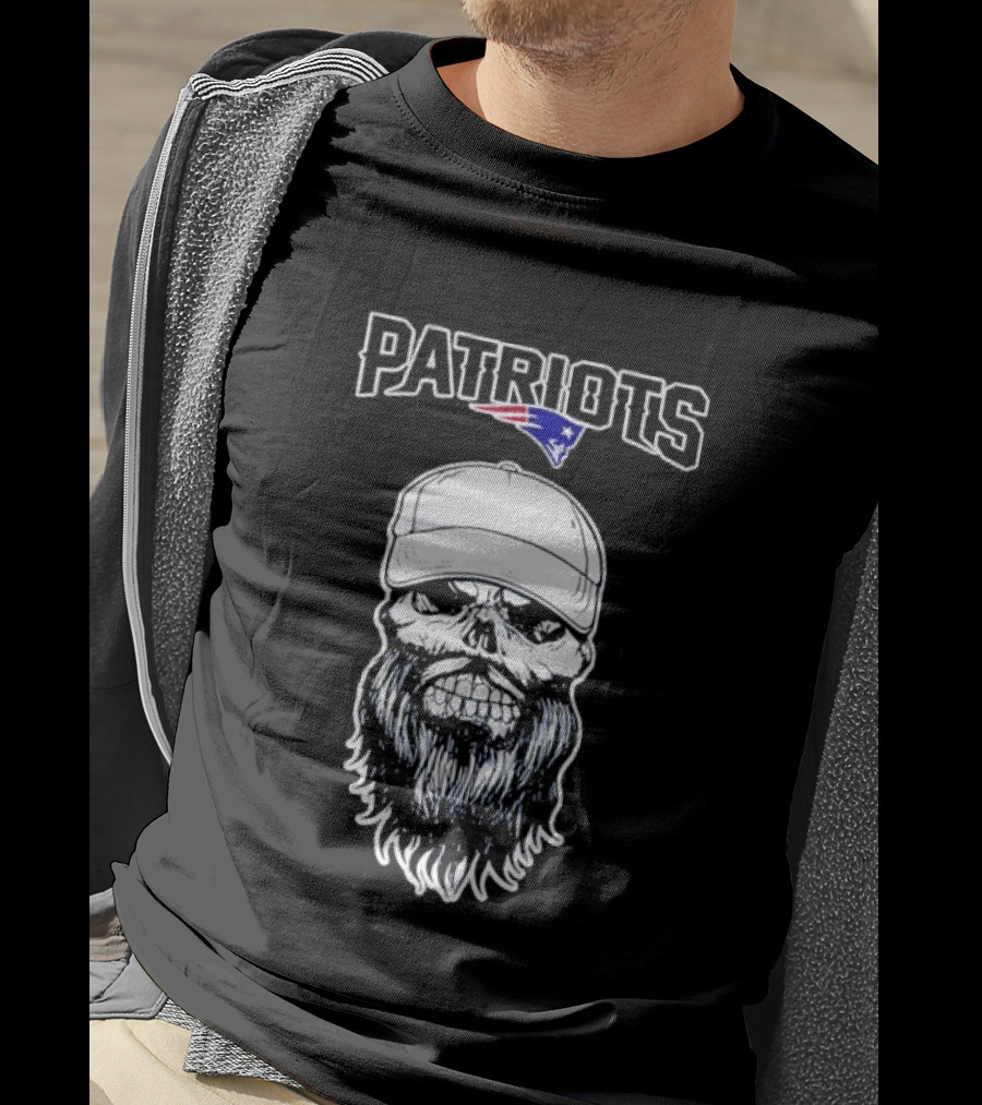 Patriots Bearded Skull With Cap Football Fan T-Shirt