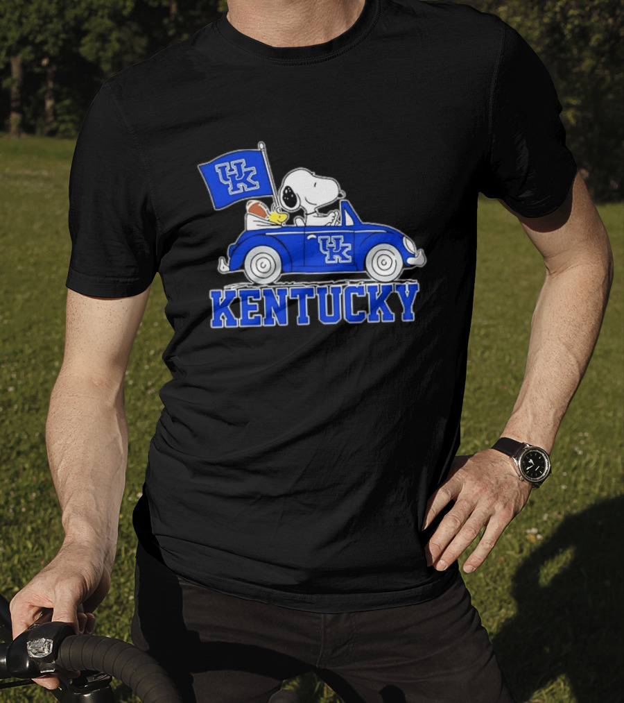 UK Wildcats Snoopy Driving Car With Kentucky Banner T-Shirt