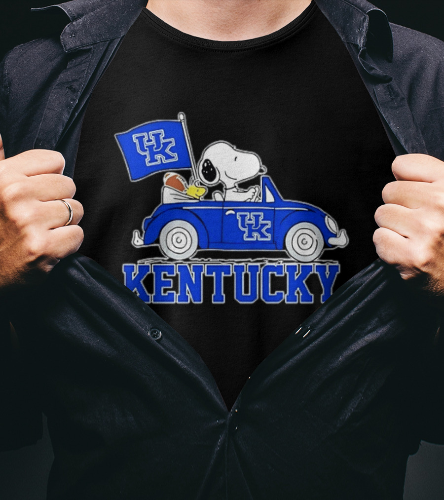 UK Wildcats Snoopy Driving Car With Kentucky Banner T-Shirt