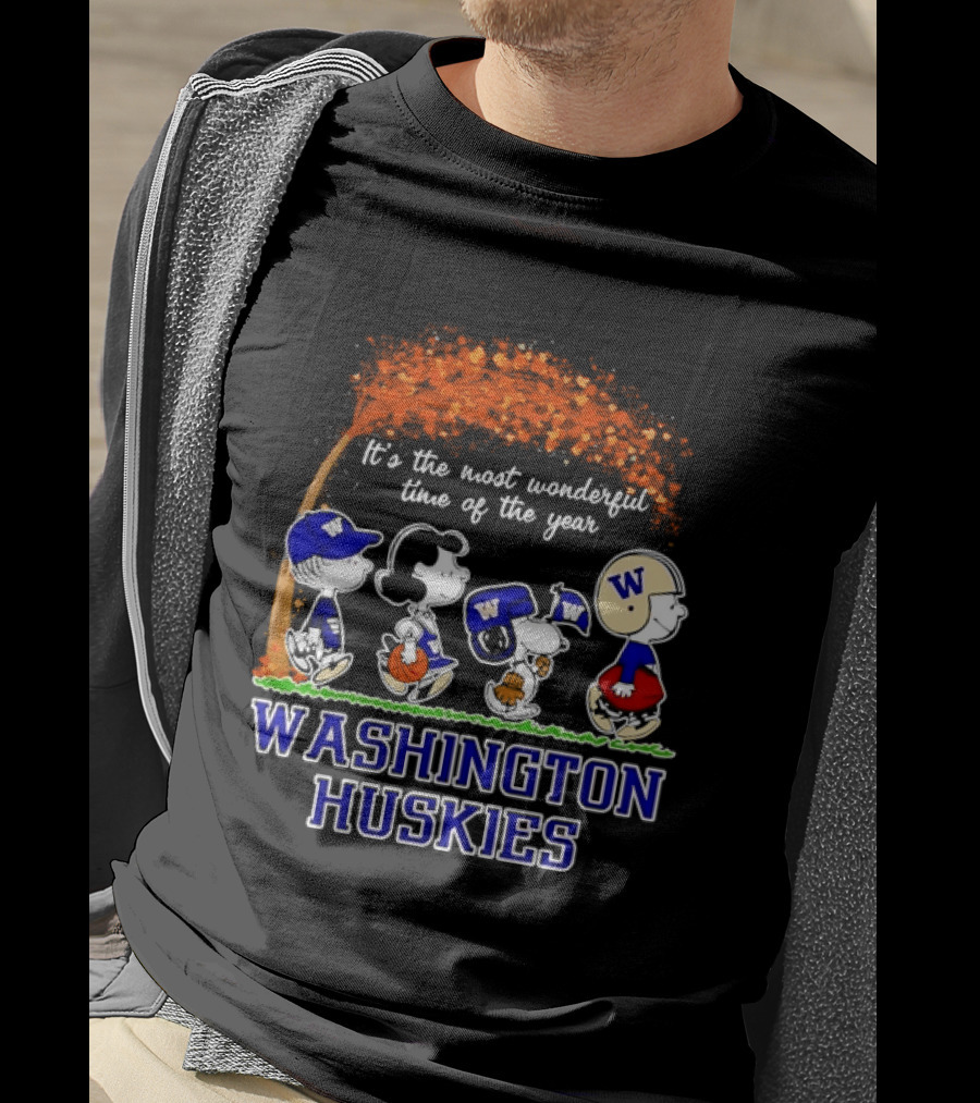 Washington Huskies Peanuts Characters It's The Most Wonderful Time Of The Year T-Shirt