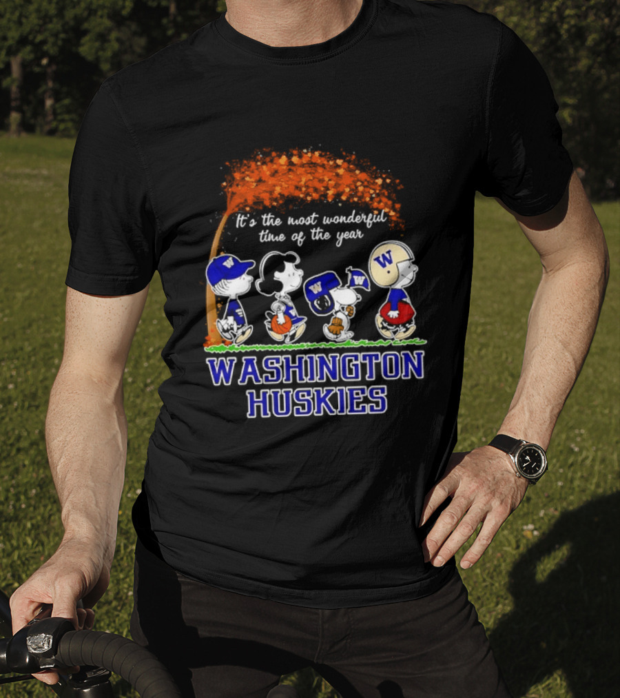 Washington Huskies Peanuts Characters It's The Most Wonderful Time Of The Year T-Shirt