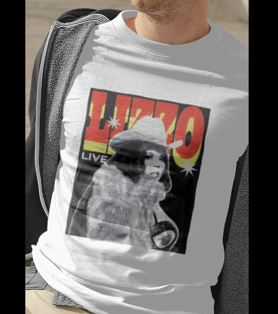 Lizzo Live Houston Mar 06 Texan Style Fur Coat Hat T-Shirt