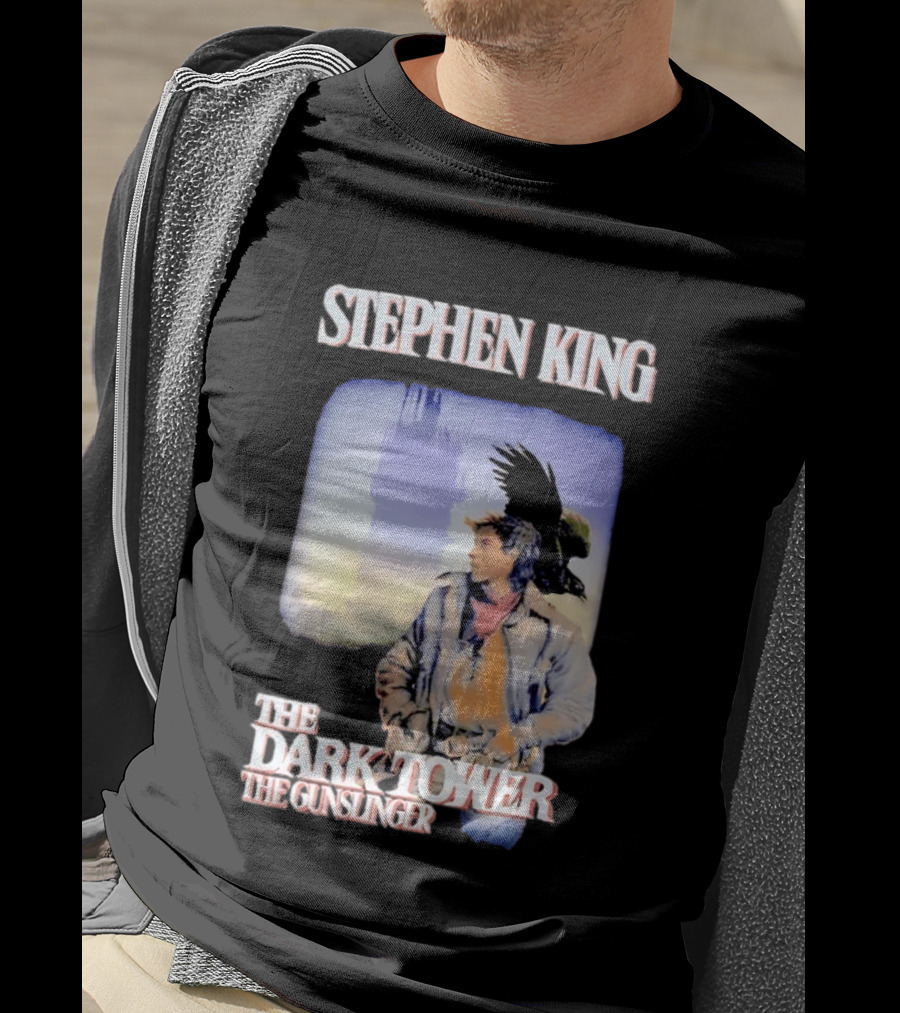 Stephen King The Dark Tower The Gunslinger Artwork With Gunslinger And Raven T-Shirt