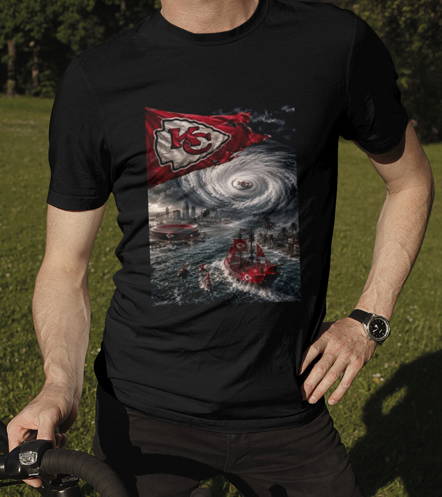 Tampa Bay You Better Start Boarding Up The Windows KC Football Storm Warning T-Shirt