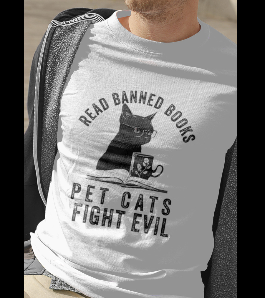 Read Banned Books Pet Cats Fight Evil Black Cat Reading T-Shirt