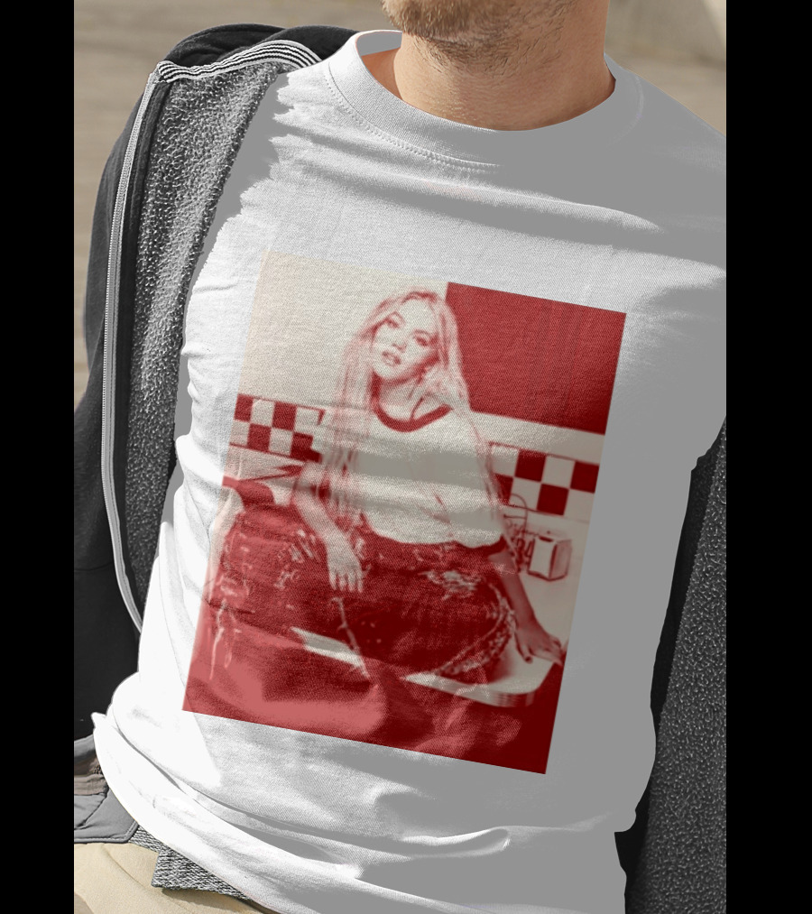 Freya Skye Store Bad Taste Photo Retro Vibe Outfit With Distressed Jeans And Casual Raglan Top In Diner Setting T-Shirt