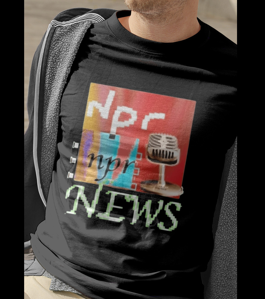NPR News Public Radio Microphone Icon Podcast T-Shirt