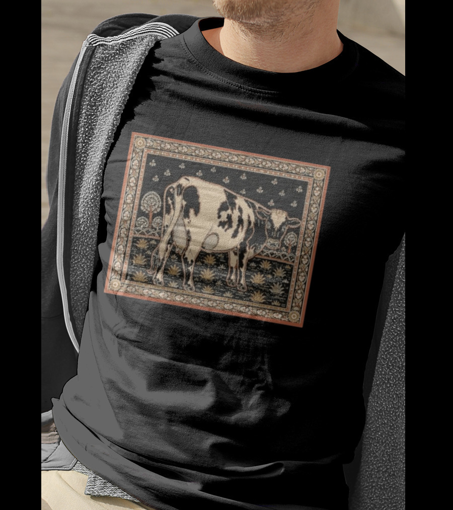 Atom Heart Mother Cow Psychedelic Vintage Tapestry T-Shirt