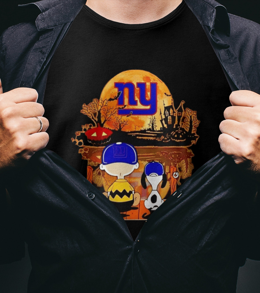 New York Giants Charlie Brown Snoopy Halloween Moon T-Shirt