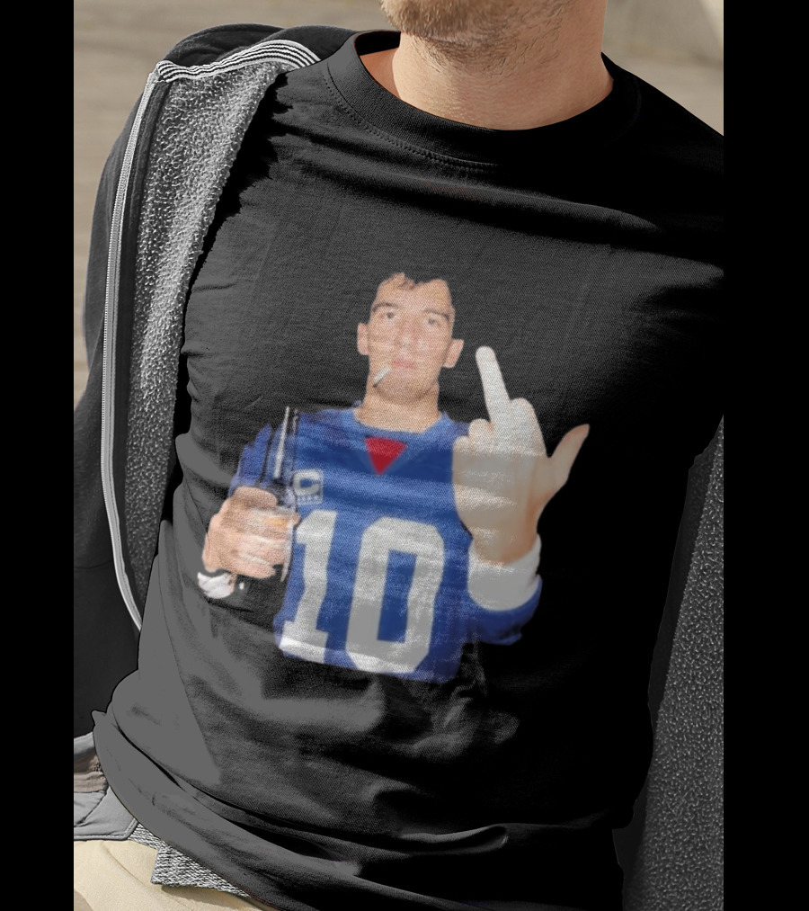 Eli Manning Jersey Smoking Gesture Middle Finger 10 T-Shirt