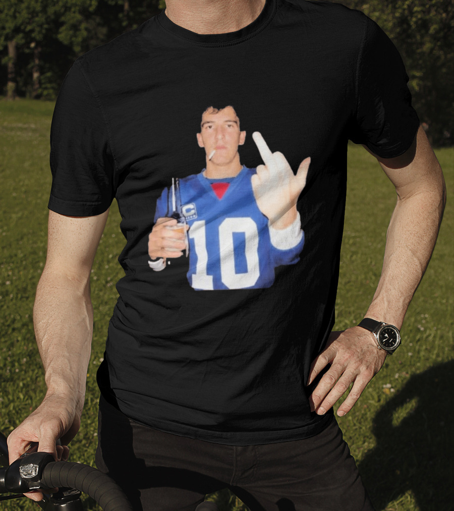 Eli Manning Jersey Smoking Gesture Middle Finger 10 T-Shirt