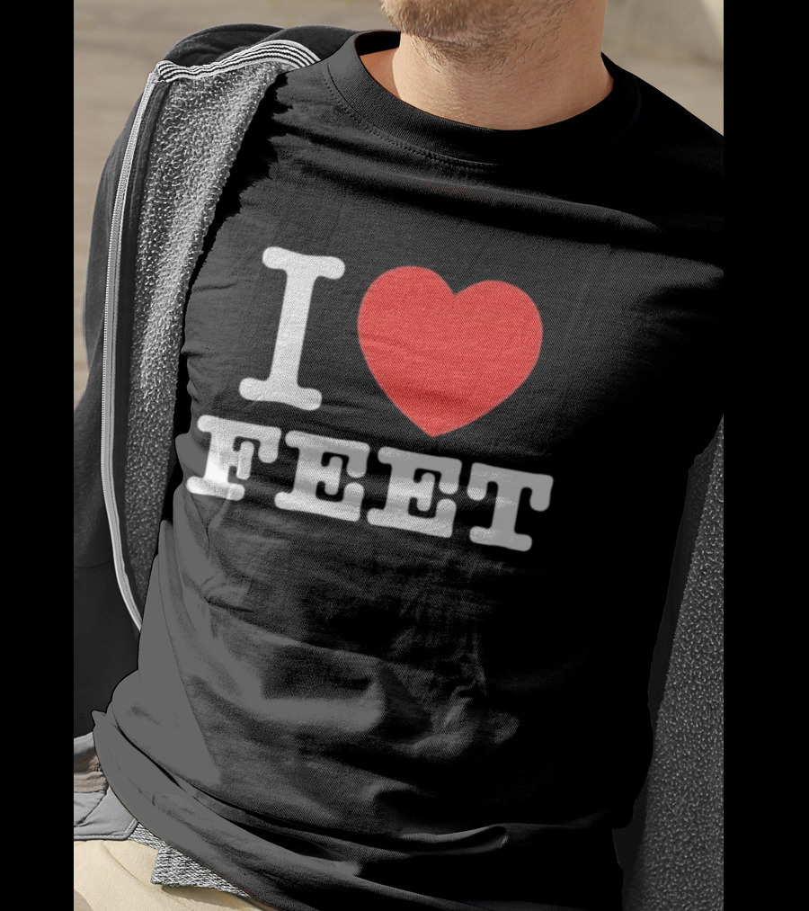 I Love Feet Humor Red Heart Foot Fetish Fun T-Shirt