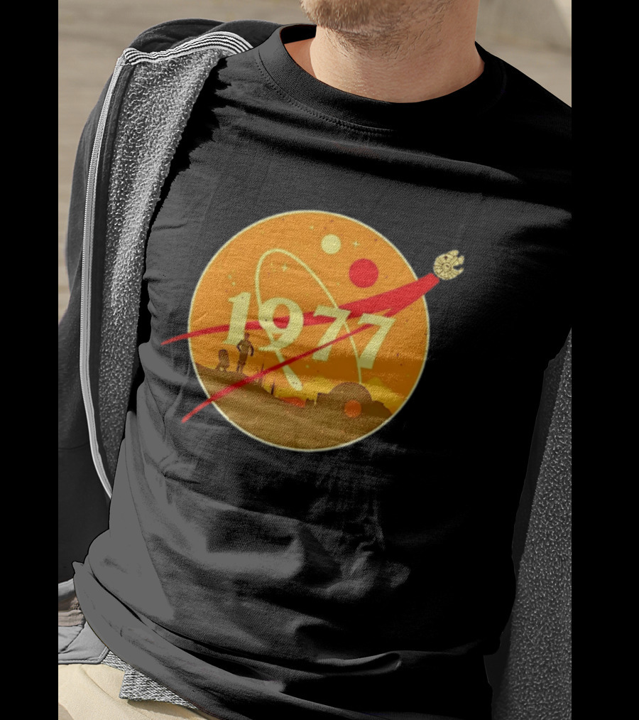 Star Wars 1977 Millennium Falcon Space Desert Silhouette Planetary Orbit T-Shirt