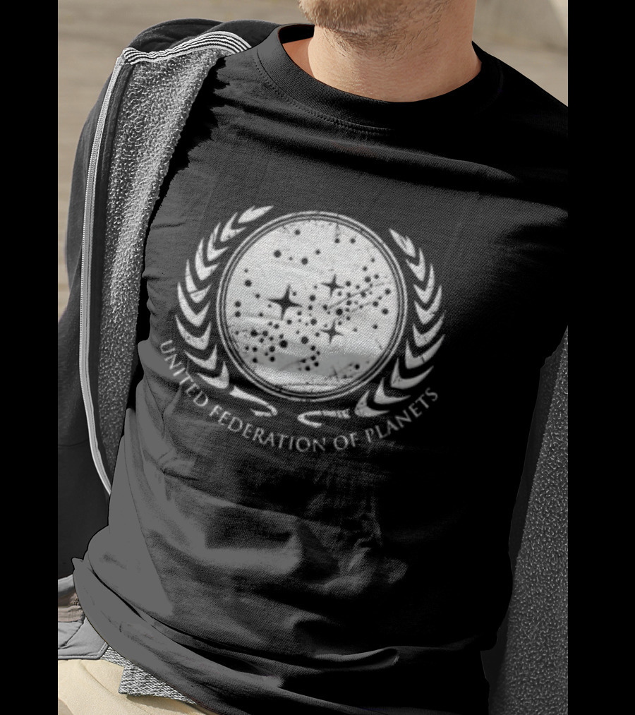 United Federation Of Planets Distressed Star Field Laurel Wreath T-Shirt