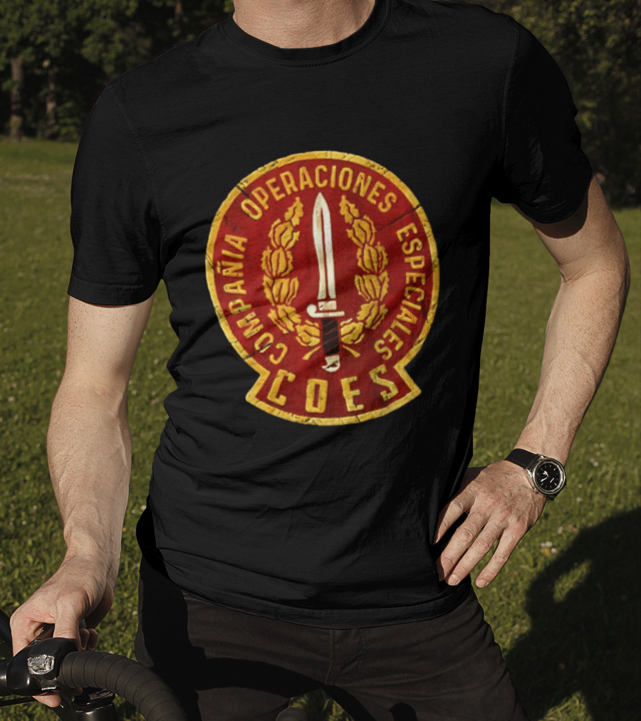 Compañía Operaciones Especiales COES Insignia With Tactical Knife T-Shirt