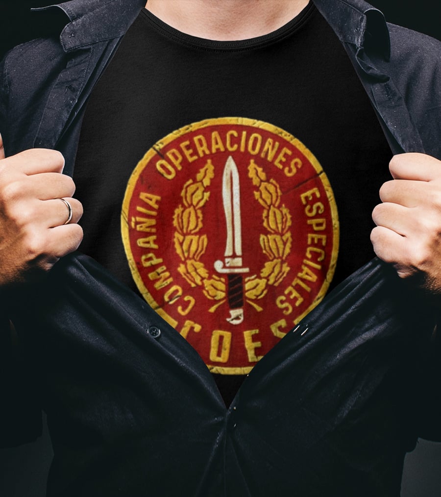 Compañía Operaciones Especiales COES Insignia With Tactical Knife T-Shirt