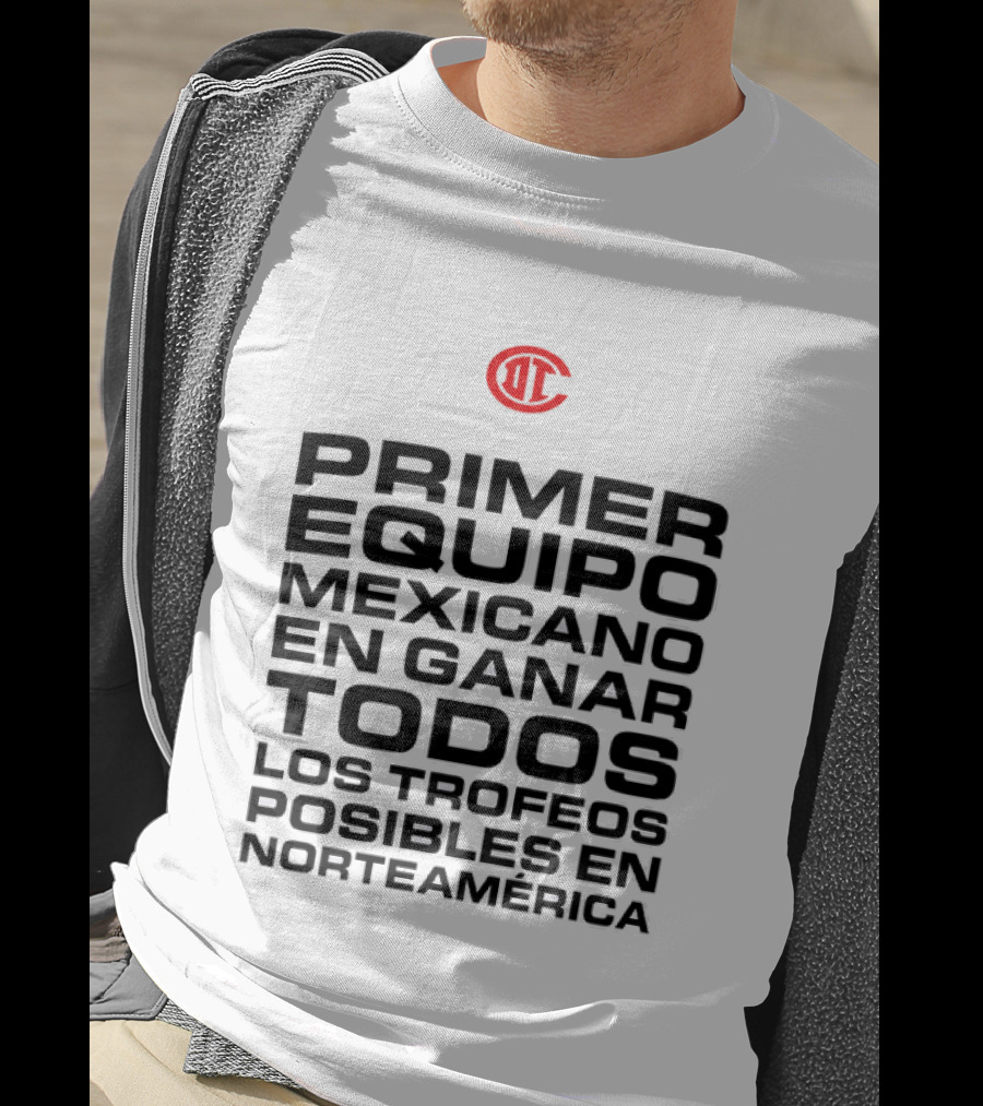Primer Equipo Mexicano En Ganar Todos Los Trofeos Con Emblema Rojo Norteamérica T-Shirt