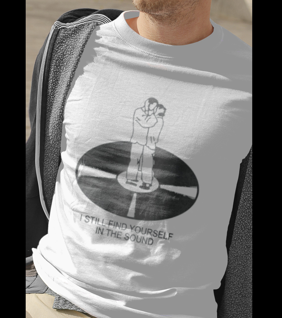 I Still Find Yourself In The Sound Vinyl Record Hugging Couple T-Shirt