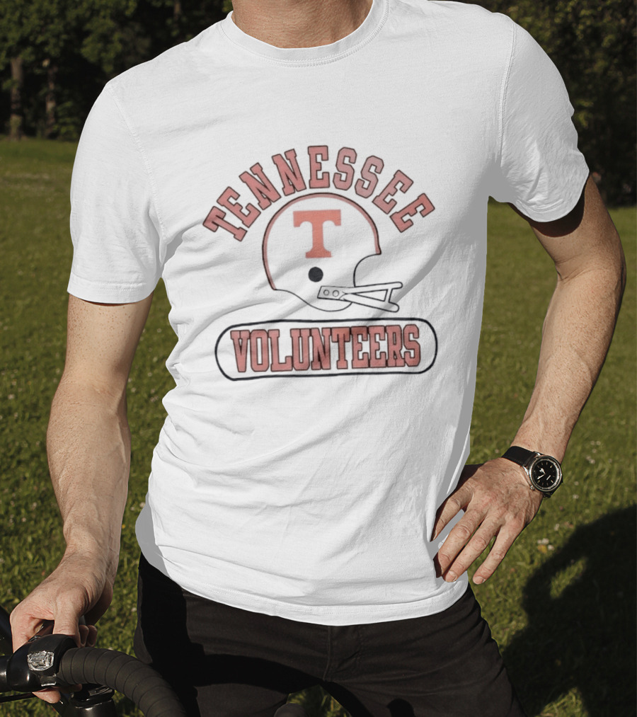 Tennessee Volunteers Football Helmet Distressed T-Shirt