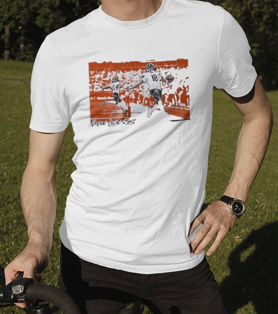 Never Let It Rest Chicago Bears Number 18 And 10 Football Scene T-Shirt