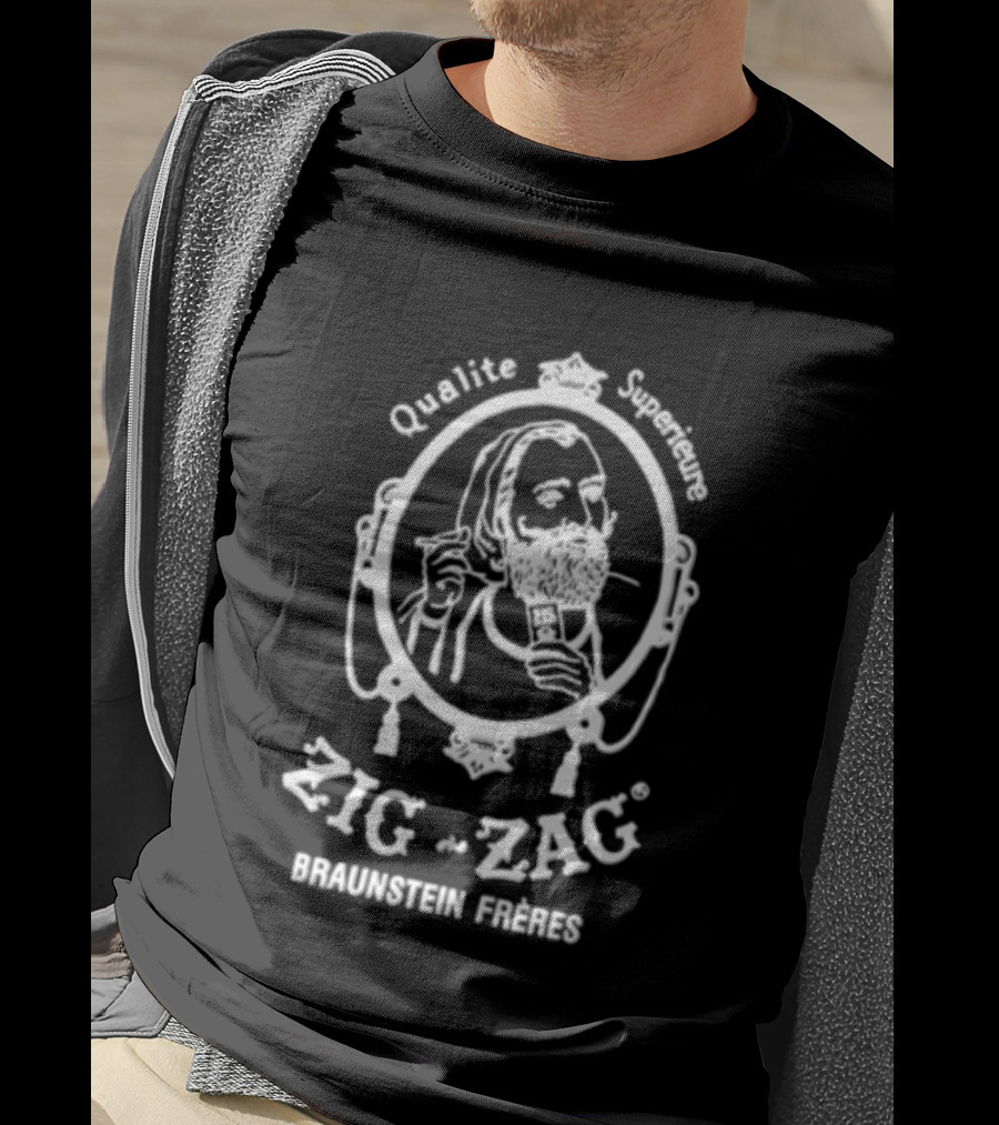 Qualite Superieure Zig Zag Braunstein Freres Bearded Smoker Oval Frame T-Shirt