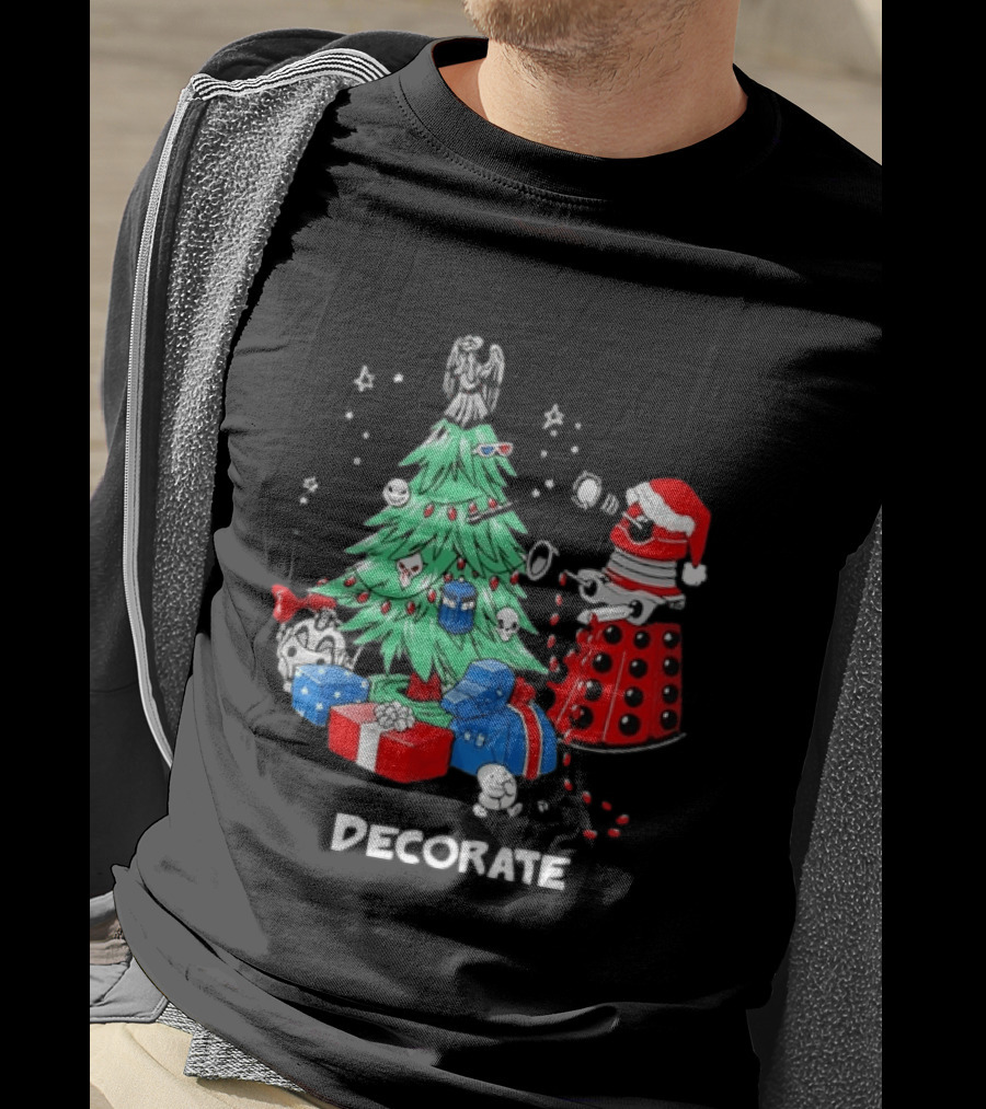 Doctor Who Dalek Christmas Tree Decorate Scene T-Shirt