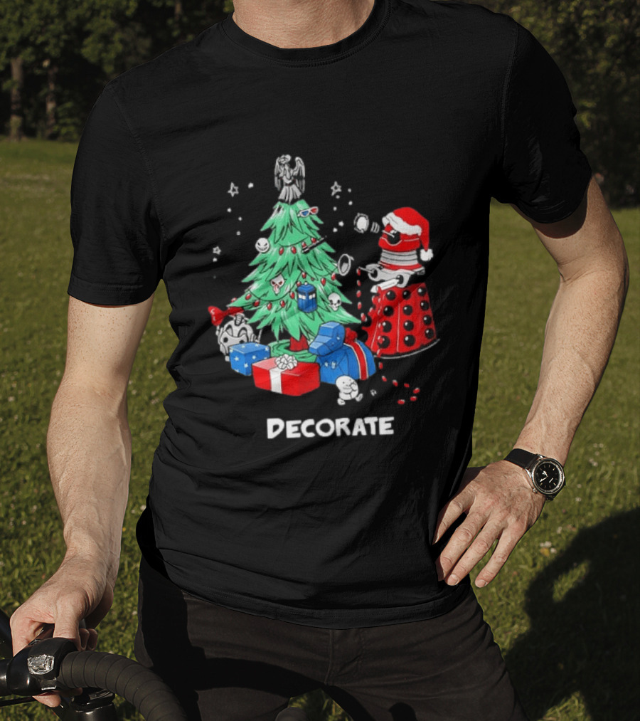 Doctor Who Dalek Christmas Tree Decorate Scene T-Shirt