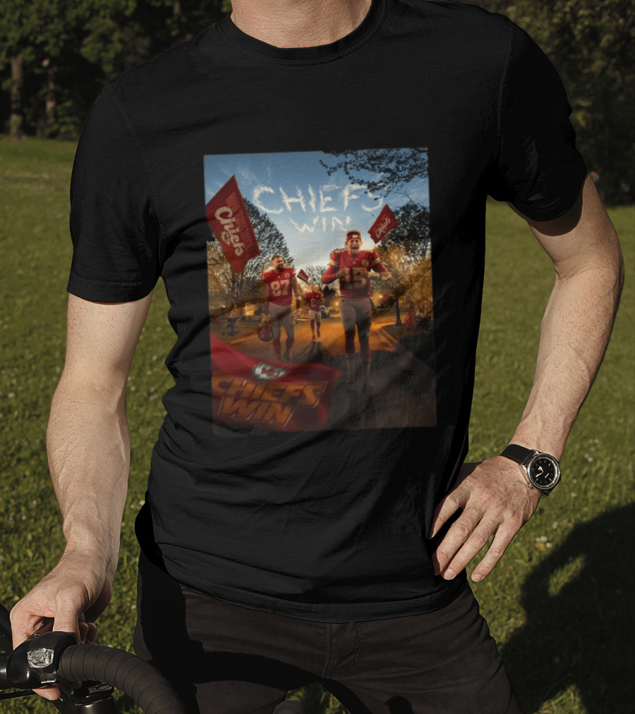 Kansas City Chiefs Winning Moment Patrick Mahomes Travis Kelce Chiefs Win T-Shirt