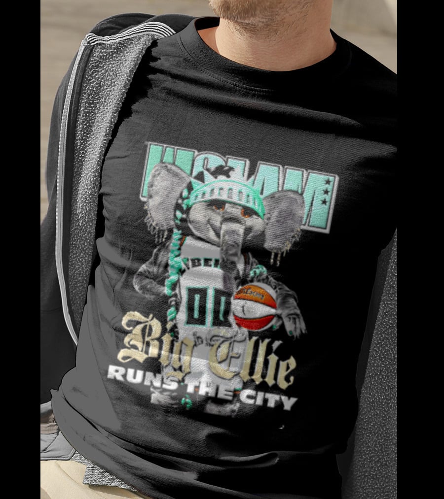 New York Liberty Big Ellie Runs The City Statue Crown Basketball T-Shirt