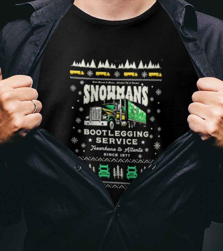 Snowmans Boot Service Texarkana To Atlanta 1977 Semi Truck Snowflakes Pine Trees Christmas T-Shirt