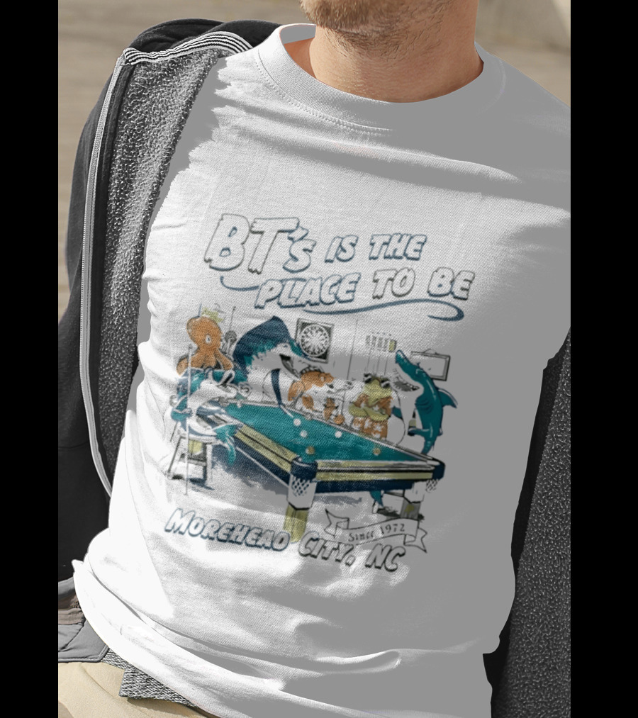BT's Is The Place To Be Morehead City NC Since 1972 Pool Hall Sea Creatures Playing Billiards T-Shirt