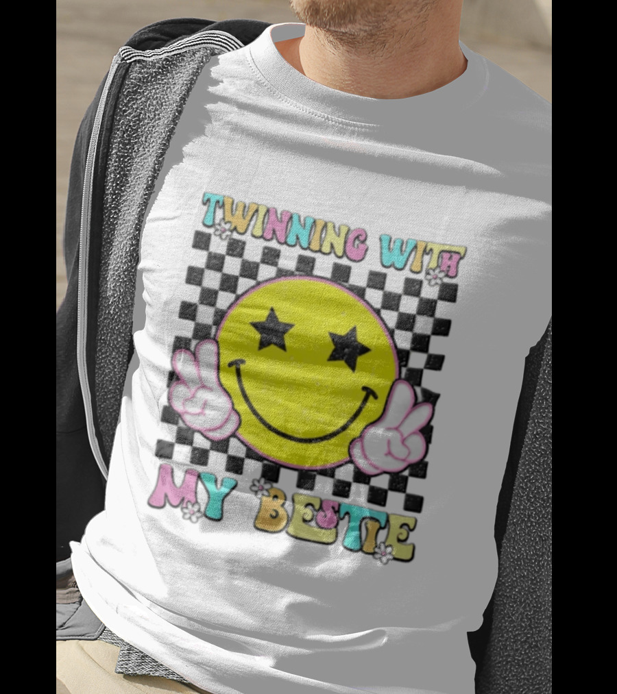 Twinning With My Bestie Yellow Smiley Face Checkered Star Eyes Peace Signs T-Shirt