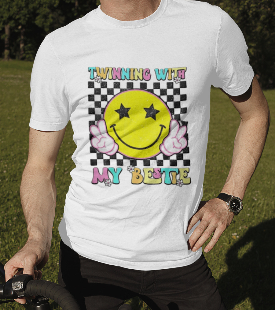 Twinning With My Bestie Yellow Smiley Face Checkered Star Eyes Peace Signs T-Shirt
