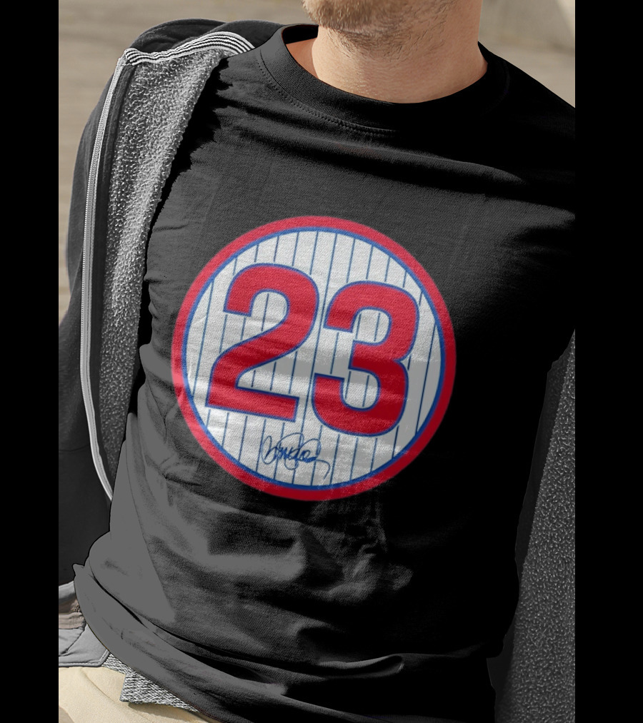 Chicago Cubs Ryne Sandberg Number 23 Signature Circle T-Shirt