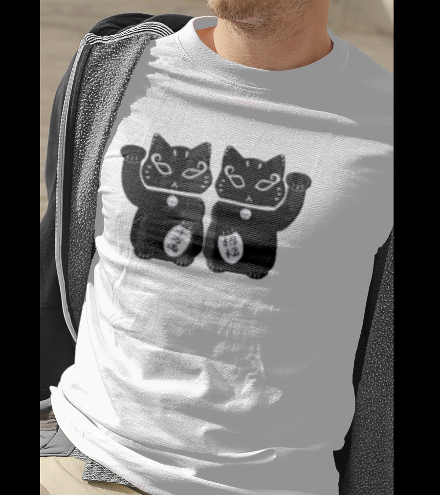 Maneki Neko Lucky Black Cat With Coin T-Shirt
