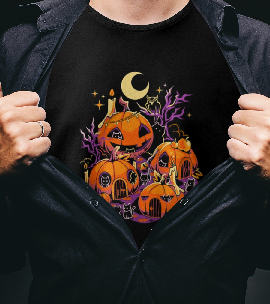 Pumpkin Halloween House Black Cat Crescent Moon Village T-Shirt