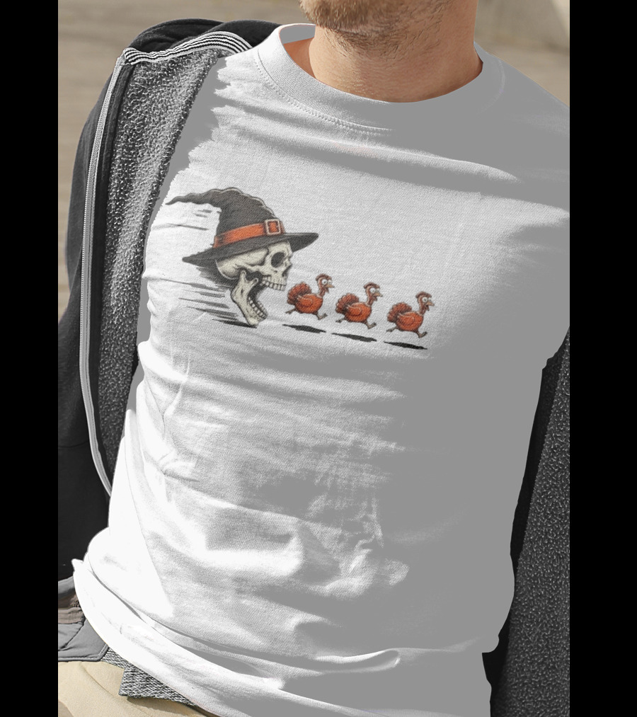 Witch Skull Chasing Turkeys Thanksgiving Humor T-Shirt