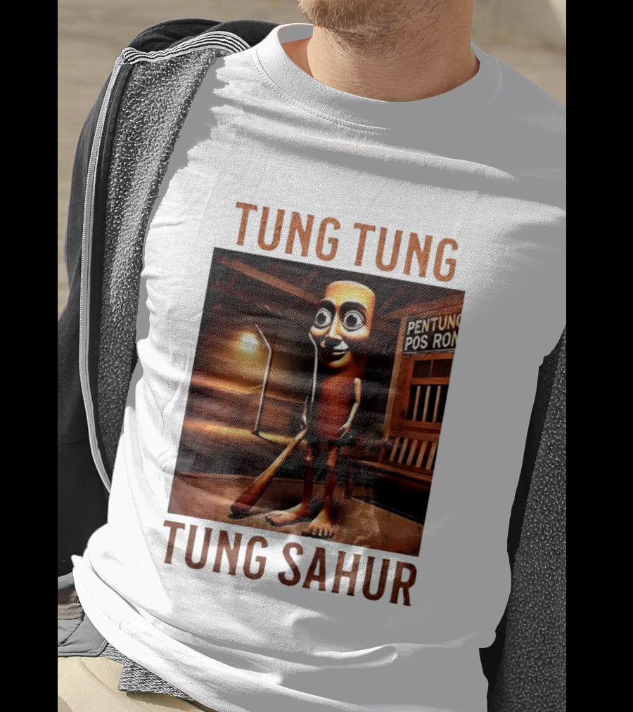 Tung Tung Tung Sahur Pentung Pos Ron Indonesian Culture Night Scene T-Shirt