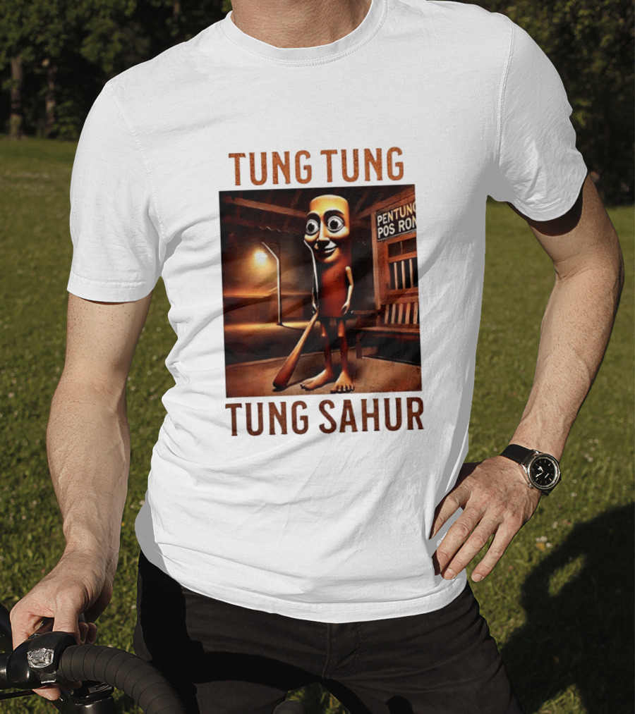 Tung Tung Tung Sahur Pentung Pos Ron Indonesian Culture Night Scene T-Shirt
